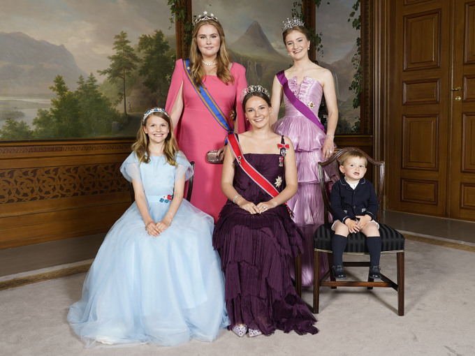 Second row from the left: HRH Princess Catharina-Amalia of the Netherlands and HRH Princess Elisabeth of Belgium. In front from the left: HRH Princess Estelle of Sweden, HRH Princess Ingrid Alexandra and HRH Prince Charles of Luxembourg. Photo: Lise Åserud, NTB